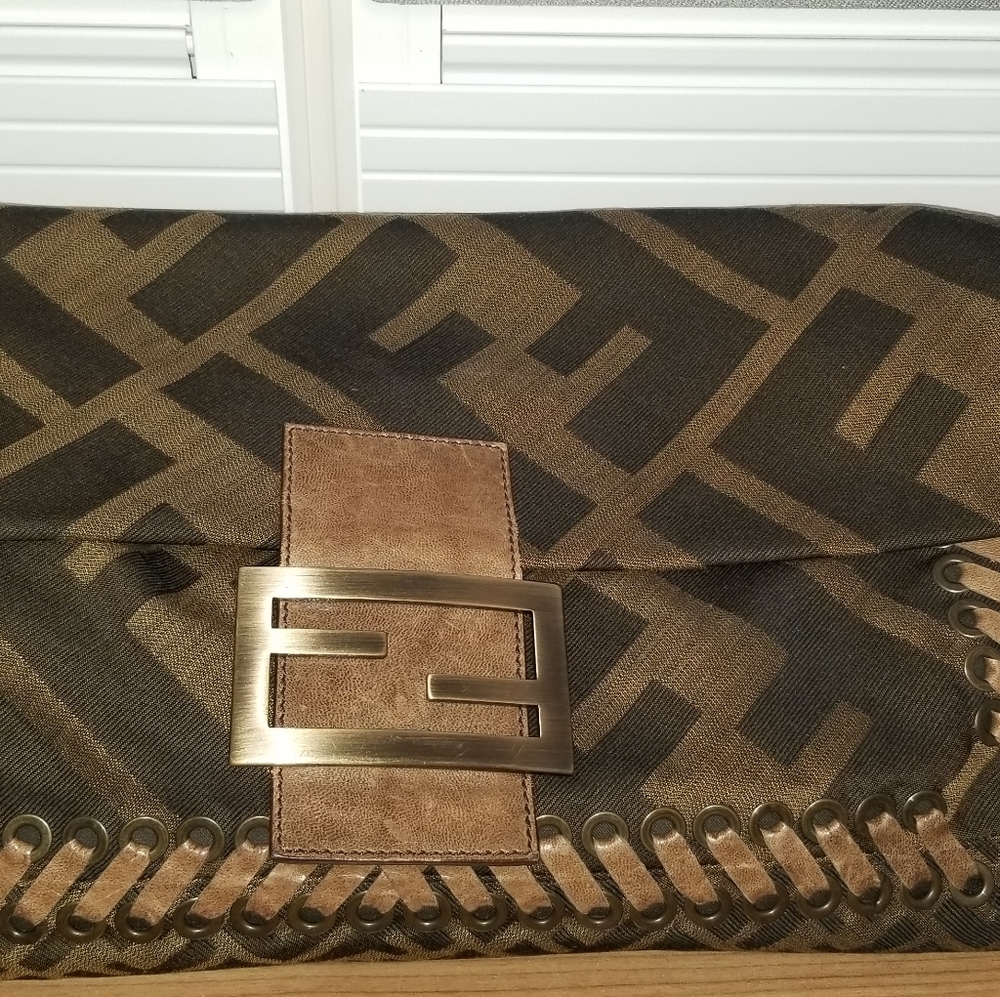 Fendi Zucca XL baguette AUTHENTIC - Picture 14 of 14